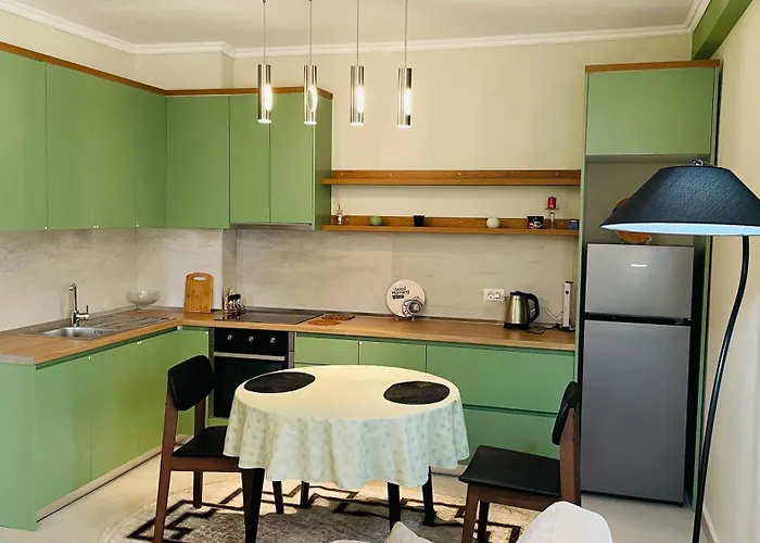 Trails Center 公寓 *